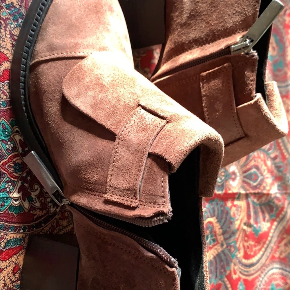 🤎🧡 suede Logan bootie no box